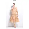 Colección de otoño de disparos reales transfronterizos: un vestido bordado elegante y con estilo que ciñe la cintura, creando un efecto adelgazante