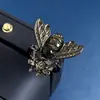 Anillo medieval transfronterizo resina negra perla diamante diseño estéreo anillo de abeja joyería vintage al por mayor nuevo