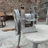 Pequeño hendidor de bambú de manivela, máquina hendidora de tiras de bambú, máquina manual de laminado de tiras de bambú, máquina rompedora de bambú, máquina de laminado para procesamiento de astillas de bambú para el hogar