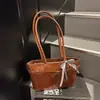 Bolsa de Ombro Retrô Simples Casual de Nicho Moda Nova Feminina Outono e Inverno 2025 Bolsa Tote de Grande Capacidade