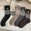 Calcetines de Algodón Retro de Color Sólido para Otoño e Invierno Calcetines Florales de Media Caña para Mujer Calcetines Versátiles de Color Sólido de Encaje Coreano Calcetines de Media Caña para Mujer