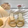 Sandálias Rasteirinhas Francesas de Novo Estilo para Mulheres, Chinelos de Verão com Renda, Bico Aberto e Laço, Estilo Fada