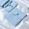Bolsa de joyería con botón a presión de microfibra azul claro con núcleo interior de joyería de moda con logotipo personalizado directo de fábrica