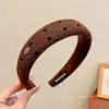 Diadema de esponja de color caramelo de alta gama hace la cara más pequeña, parte superior alta del cráneo, diadema versátil, uso diario, accesorio para el cabello de flor en la cabeza con temperamento