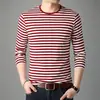 Nueva camiseta de algodón mercerizado de manga larga para hombre, cuello redondo, a rayas, espíritu marino, top, primavera y otoño, camiseta fina, ropa de hombre al por mayor