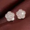 Cao Shi Estilo Delicado Brincos Coreanos de Luxo Leve Flor Trevo da Sorte Brincos de Tarraxa Exquisitos para Mulheres Venda por Atacado Direto da Fábrica Joias