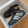 Tênis casuais, sapatos brancos femininos, sapatos de taekwondo, nova coleção outono 2026, tênis de treino retro alemão de sola reta prateado para mulheres