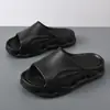 Novas Pantufas Masculinas Estilo para Usar ao Ar Livre, Chinelos de Casa Antiderrapantes Tendência de Verão, Sandálias Esportivas de Moda para Exterior com Solado Grosso