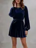 Coleção outono/inverno 2026 nova da Amazon europeia e americana transfronteiriça: vestido curto de gola redonda, manga lanterna e amarração na cintura para mulheres