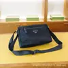 Nueva Bolsa de Hombro Casual para Hombre de P, Tela de Nylon Impermeable, Bolsa Cruzada, Gran Capacidad, Mochila Escolar, Bolsa de Gimnasio, Transfronteriza