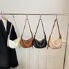 Bolso de Mano Suave Tipo Dumpling con Patrón de Lichi para Mujer, Gran Capacidad, Moderno y Versátil, Bolso de Hombro para el Trabajo, Bolso Cruzado Nuevo Estilo Transfronterizo para Mujer