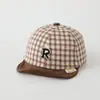 Nuevos Sombreros para Bebé de Comercio Exterior, Gorras de Béisbol Versátiles de Cuadros Retro, Sombreros Sencillos de Estilo Japonés y Coreano con Visera Suave para Niños y Niñas, Venta al por Mayor