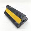 Tope de goma portátil personalizado por el fabricante 21 cm Tope de rueda de aeronave con cuerda de perno Tope de rueda triangular