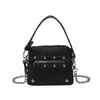 Bolso Cruzado de Cadena Mini de Nicho de Verano Coreano para Mujer, Nuevo Estilo de Verano con Remaches de Motocicleta Bolso Versátil Billetera para Monedas