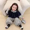 Conjunto Estilo Coreano para Niñas 2026 Otoño/Invierno Top con Forma de Capullo para Niños Suéter para Bebé Pantalones de Pana con Forro Polar y Lunares de Linterna para Niños Pequeños