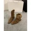 Botas Curtas Marrom Melard de Camurça com Salto Grosso para Mulheres, Temporada Outono e Inverno 2025, Efeito Emagrecedor, Adequadas para Combinar com Saias, Botas de Cano Médio, Botas Chelsea