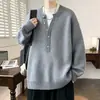 Suéter de Tricô Inverno Outono Estilo Preguiçoso Gola Alta Design Irregular com Botão de Metal para Homens Mulheres Casais Tricô Pesado