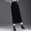 Falda lápiz de terciopelo dorado de corte recto con bolsillo para mujer, nueva colección otoño/invierno 2026, falda midi elegante y estilizada