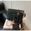 Bolso pequeño cuadrado texturizado de color liso clásico para mujer, nuevo 2026 otoño e invierno, versátil, de moda, para ir al trabajo, de hombro y cruzado