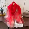 Estilo Nuevo Primavera 2026 Bufanda Chal Cálido Versátil con Flor Grande de Pedrería y Perlas para Mujer Bufanda de Seda Sintética