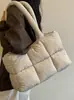 Bolsa de ombro de grande capacidade, bolsa acolchoada de algodão, novo modelo 2026 de bolsa de ombro sob o braço, bolsa de mão casual, bolsa tote plissada nuvem