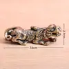Lingote de Latão Puro Cabeça de Tigre Pixiu Vintage Sólido Item Antigo Decoração de Casa Desktop Animal de Estimação para Chá Artesanato Ornamento de Cobre