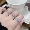 Nuevo Anillo Abierto de Flor de Cuatro Hojas con Diamante Rosa de Zirconio Esmaltado de Trébol de Cuatro Hojas Super Brillante Flor de Lujo Ligero Anillo para Dedo Índice para Mujeres