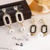 Aretes de Aguja Plateada con Incrustaciones de Diamante, Diseño Geométrico Hueco, Estilo Coreano, Inspirados en Chanel, Aretes con Borla de Perla, Aretes de Moda y de Alta Gama
