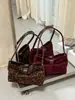 Bolso Tote Retro de Bloques de Color Gamuza Estilo Coreano para Mujer Otoño/Invierno 2026 Nuevo de Gran Capacidad para Viajes Diarios de un Solo Hombro Cruzado