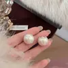 Brincos Flor de Pérola e Zircônia Elegantes e Delicados Estilo Retrô Francês para Mulheres, Luxo Leve, Exquisitos e de Alto Padrão, Lindos Brincos