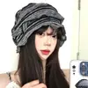 Chapéu de tricô plissado fashion listrado preto e cinza, novo estilo primavera e verão, nicho, malha fina, chapéu estiloso para cobrir a cabeça, afina o rosto