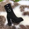 Botas Western com Salto Grosso Fosco Emagrecedoras Estilo Retrô Europeu e Americano com Solado Grosso e Zíper para Mulheres, Novas Botas Martin da Moda para Outono e Inverno 2025
