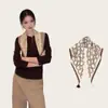 Pañuelo estilo vintage con estampado de anacardos para mujer, un accesorio chic y discreto que se puede usar en capas e incluso como cinturón para la cintura para crear un efecto adelgazante