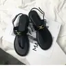 Sandalias de Chancla Negras de Moda para Mujer, Nuevo Estilo Verano 2025, Zapatos Planos Inspirados en Chanel, Sandalias Romanas con Clip para el Dedo del Pie para Uso al Aire Libre