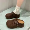 Sapatos femininos fechados na frente, sem cadarço e com sola grossa, adornados com fivelas de metal, estilo mule preguiçoso, sola plataforma para altura adicional, design retrô para uso ao ar livre