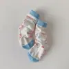 Venta de liquidación de calcetines para niños al por mayor. Artículos de liquidación de alta calidad con descuento. Calcetines de moda estilo coreano para primavera/verano para niños, niñas y estudiantes