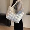 Ropa acolchada de algodón espacial hilo de bordar Cuadros gran capacidad Moda retro europea y americana personalidad estilo occidental color sólido bolso de hombro tote portátil