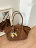 Bolsa de Axila Francesa de Grande Capacidade Outono Inverno 2026 Nova Bolsa Tote Retrô Americana para Deslocamento Casual Bolsa de Ombro Único de Mão