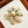 Broche Flor Verde de Sol e Nuvem de Luxo de Nicho Micro-incrustado com Zircônia Acessórios de Corsage Atmosféricos Vintage com Pérola Natural