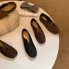 Sapatilhas de bico fino para outono, sapatos de vovó, estilo retro old money feminino, versão coreana 2026, slip-ons de sola baixa, elegantes e adequados para o trabalho, novo estilo