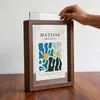Nuevo marco de fotos transparente de doble cara con aspecto de madera, perfecto para exhibir pinturas y postales, un regalo creativo y una elegante decoración de escritorio.