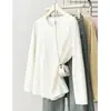 100kg Ropa de otoño nueva para mujeres de talla grande, simple y versátil, adelgazante, corte tridimensional, camiseta de manga larga con cuello redondo, top 0923