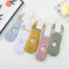 Meias Invisíveis de Agulha Dupla Haibaina Nova Coleção Primavera/Verão 2026 Estilo Japonês Listra Vertical Boca Rasa Silicone Cor de Doce Meias Femininas