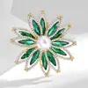 Broche de Girasol Hueco de Cristal de Moda Elegante Pin de Solapa de Perla Diseño de Lujo Accesorio para Traje