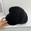 Gorro Octogonal de Chenilla Estilo Retro Británico para Mujer, Versión Coreana, Otoño e Invierno, Circunferencia de Cabeza Grande, Hace que la Cara se Vea Más Pequeña, Cubre Rostro Liso