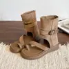 Sandálias Romanas de Cano Alto com Solado Grosso e Presilha para Dedos para Mulheres, Novo Estilo de Verão 2026, Adequadas para Combinar com Vestidos, Botas Curtas e Botas Frescas
