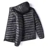 Chaqueta ligera, corta, informal, de algodón acolchado, de moda, para hombre, de invierno 2023, con capucha, cálida y portátil.