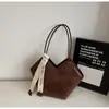 Bolsa Tote Grande para o Dia a Dia Retrô Transfronteiriça para Mulheres 2026 Novo Design de Nicho Bolsa de Ombro de Moda de Alta Qualidade