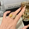 Nuevo Anillo de Dedo Índice Brillante con Diamantes Hojas Frescas y Perlas Estilo Celebridad para Mujer Lujo Ligero Nicho Gama Alta Banda para Dedo Índice de Mujer