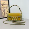 Bolso vintage europeo y americano para mujer con hebilla de lentejuelas y pedrería, bolso pequeño cuadrado con cadena cruzada, bolso de cuero genuino moderno, producto de alta gama